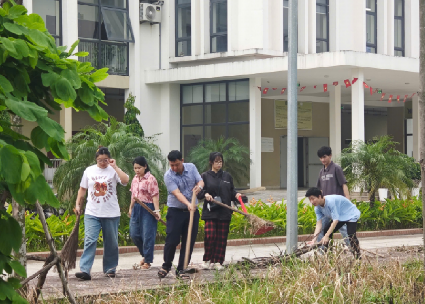 THỨ SÁU XANH – LAN TỎA TINH THẦN XANH TẠI KHOA CÔNG NGHỆ SINH HỌC