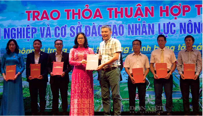 HỌC VIỆN NÔNG NGHIỆP VIỆT NAM KÝ THỎA THUẬN VỚI 3 DOANH NGHIỆP VỀ ĐÀO TẠO NGUỒN NHÂN LỰC NÔNG NGHIỆP